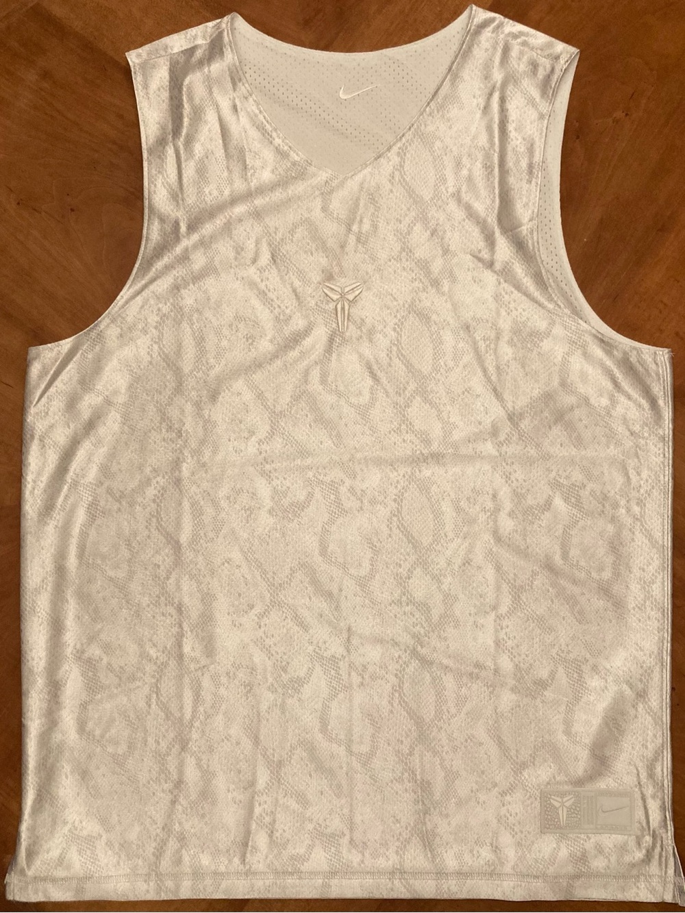 L Nike Kobe Dri-FIT Standard Issue Reversible Basketball Jersey Summit Silver